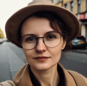 Alice, 29